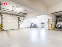 Prodej garážového stání, Praha - Libeň, Kašparovo náměstí, 12 m2
