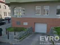 Pronájem garážového stání, Praha - Žižkov, Jeseniova, 17 m2