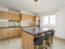 Prodej bytu 3+1, Planá, 155 m2
