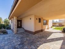Prodej kanceláře, Praha - Suchdol, Osvobození, 314 m2