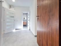 Prodej bytu 2+kk, Králův Dvůr, náměstí Míru, 55 m2