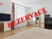 Prodej bytu 3+1, Karlovy Vary - Drahovice, nám. V. Řezáče, 80 m2
