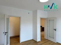 Prodej bytu 3+1, Karlovy Vary, U Trati, 88 m2
