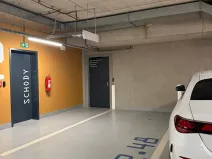 Pronájem garážového stání, Praha - Smíchov, Grafická, 12 m2