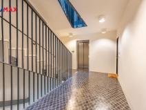 Prodej garážového stání, Praha - Smíchov, Švédská, 13 m2