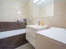 Prodej bytu 3+1, Praha - Kobylisy, Rajmonova, 65 m2