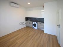 Pronájem bytu 2+kk, České Budějovice, Žižkova tř., 39 m2
