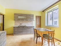 Prodej bytu 2+1, Skřivany, Nádražní, 60 m2