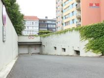 Pronájem garážového stání, Praha - Holešovice, Dělnická, 16 m2