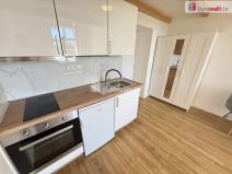 Pronájem bytu 1+kk, Praha - Smíchov, Na Valentince, 38 m2