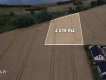 Prodej pole, Milovice, 3519 m2