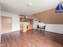 Pronájem bytu 1+kk, Jesenice, Lomená, 41 m2