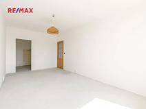 Prodej bytu 2+kk, Praha - Kobylisy, Hlaváčova, 47 m2