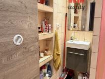 Prodej bytu 2+1, Ostrov, Masarykova, 53 m2