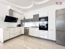 Pronájem rodinného domu, Praha - Modřany, Bojovská, 230 m2