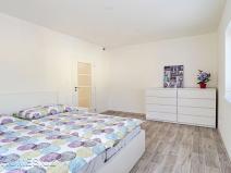 Pronájem bytu 2+kk, Praha - Dolní Chabry, Pod zámečkem, 60 m2