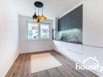 Prodej bytu 2+kk, Znojmo, náměstí Svobody, 55 m2