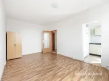 Pronájem bytu 1+kk, Praha - Troja, Mazurská, 30 m2