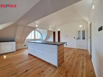 Pronájem vily, Praha - Braník, Branická, 676 m2