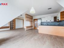 Pronájem bytu 2+kk, Praha - Dolní Chabry, U jízdárny, 82 m2