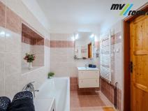 Prodej rodinného domu, Milovice, 178 m2