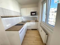 Pronájem bytu 1+1, Praha - Vinohrady, Kouřimská, 69 m2