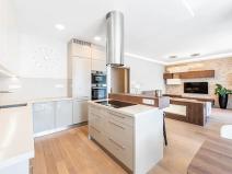 Pronájem bytu 4+kk, Praha - Vysočany, Svatošových, 126 m2
