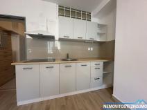 Pronájem bytu 2+kk, Znojmo, nám. Kpt. Otm. Chlupa, 42 m2