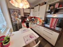 Prodej bytu 2+1, Praha, Skloněná, 52 m2