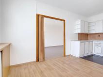 Prodej bytu 3+1, Praha - Lhotka, Novodvorská, 71 m2