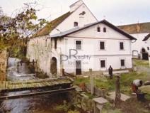 Prodej historického objektu, Znojmo - Oblekovice, 1530 m2
