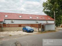 Prodej vícegeneračního domu, Byšice, B. Němcové, 317 m2