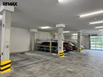 Pronájem garážového stání, Praha - Libeň, Primátorská, 2590 m2