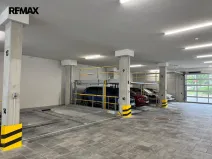 Pronájem garážového stání, Praha - Libeň, Primátorská, 2590 m2