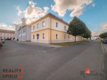 Prodej bytu 2+kk, Stod, Komenského nám., 54 m2