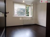 Pronájem bytu 2+1, Karlovy Vary, Charkovská, 48 m2