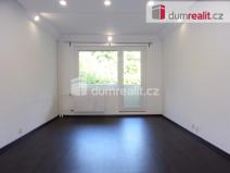 Pronájem bytu 2+1, Karlovy Vary, Charkovská, 48 m2