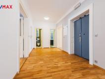 Pronájem kanceláře, Praha - Staré Město, Staroměstské náměstí, 195 m2