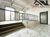 Pronájem obchodního prostoru, Jaroměř, Husova, 200 m2