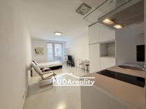 Pronájem bytu 1+kk, Zlín, Na Honech I, 29 m2