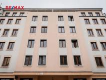Pronájem garážového stání, Praha - Žižkov, Husitská, 13 m2