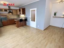 Pronájem bytu 1+kk, Praha - Kbely, Pod Nouzovem, 32 m2