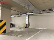 Pronájem garážového stání, Praha - Vinohrady, Korunní, 13 m2