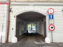 Pronájem garážového stání, Praha - Vinohrady, Korunní, 13 m2