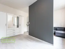 Prodej podílu 1/2 rodinného domu, Praha - Malešice, Káranská, 225 m2