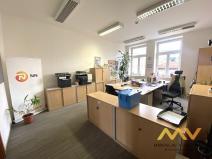 Pronájem kanceláře, Hradec Králové, Československé armády, 131 m2