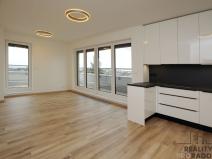 Pronájem bytu 2+kk, Praha - Záběhlice, Klapálkova, 82 m2
