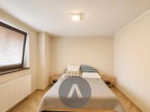 Prodej rodinného domu, Pohořelice, nám. Svobody, 154 m2