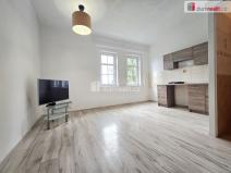 Pronájem bytu 2+kk, Lužná, 9. května, 39 m2