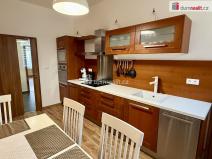 Prodej bytu 2+1, Mariánské Lázně, Hlavní třída, 74 m2